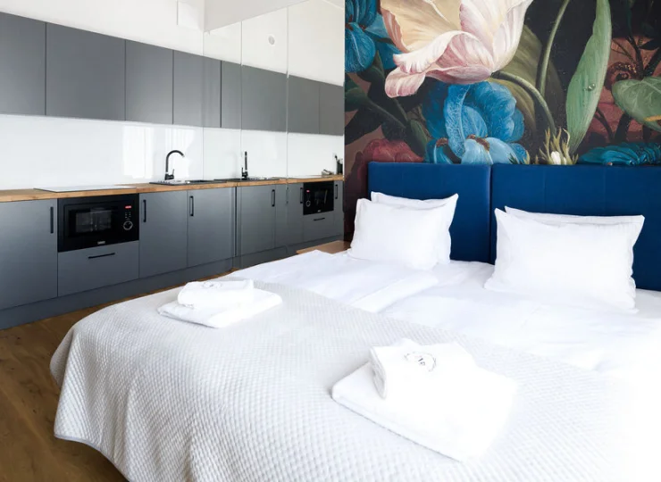 Apartamenty są nowocześnie i elegancko urządzone