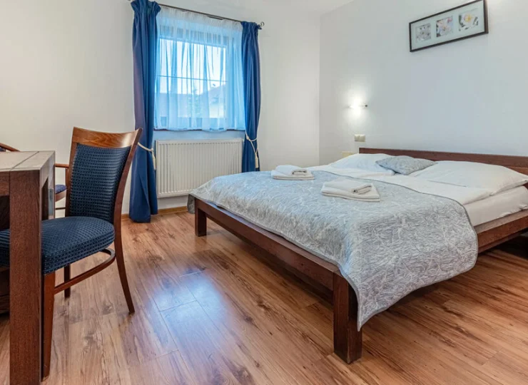 Każdy pokój posiada TV, wifi, sejf i minibar