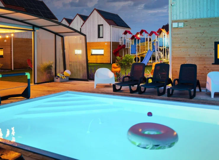 Latem goście lubią spędzać czas na zewnętrznym basenie