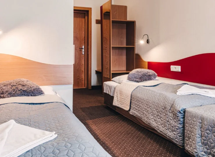 Pokój 3-os. z balkonem