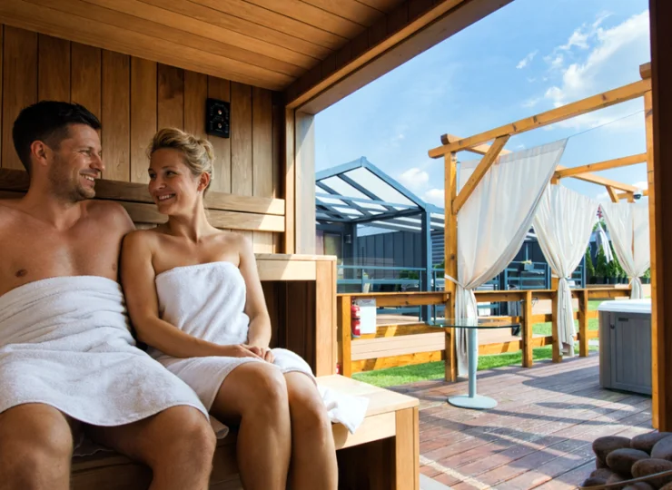 Na terenie obiektu mieści się strefa saun i jacuzzi