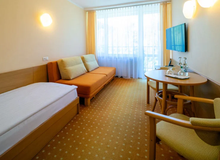 Pokoje 2-osobowe posiadają balkon i łazienkę