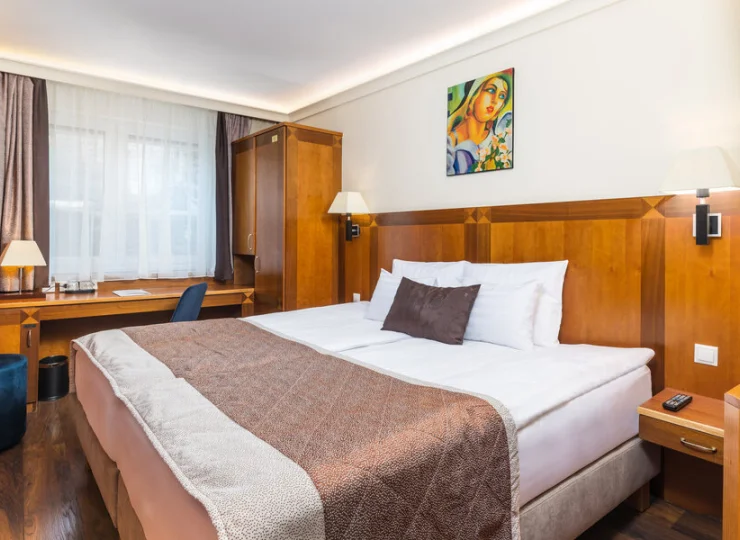 Pokój 2-os. standard z podwójnym łóżkiem