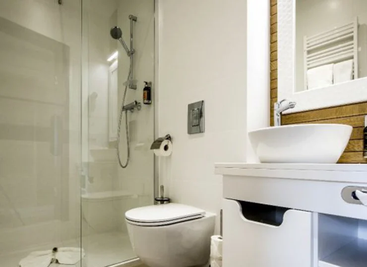 Łazienka pokoju standard w Powozowni