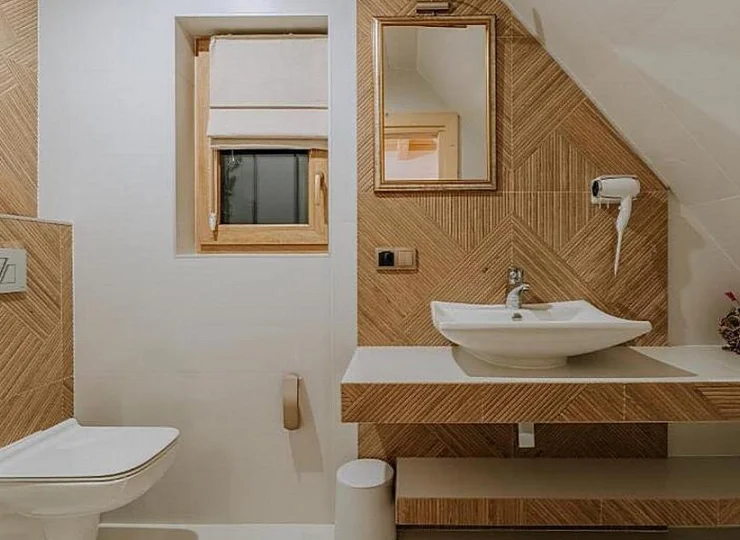 Jedna z łazienek w budynku Residence