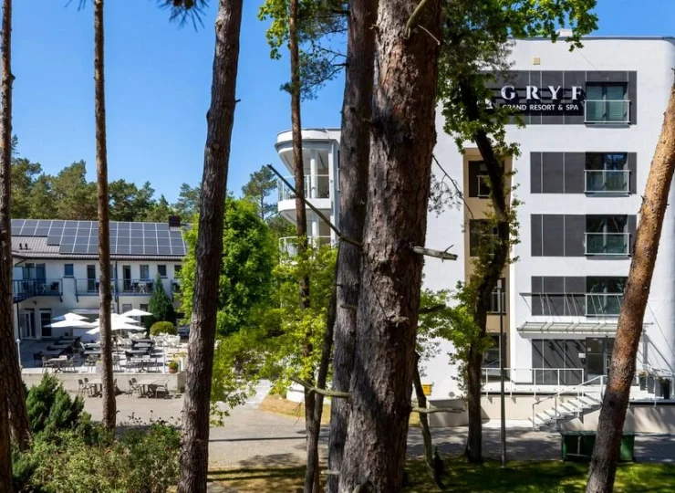 Otaczająca go zieleń koi zmysły