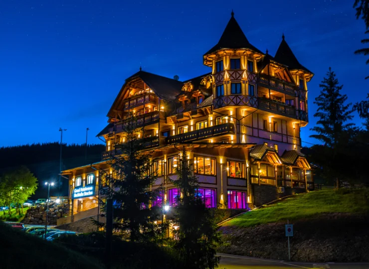 Grand Hotel Bachledka Strachan w Tatrach przy stoku