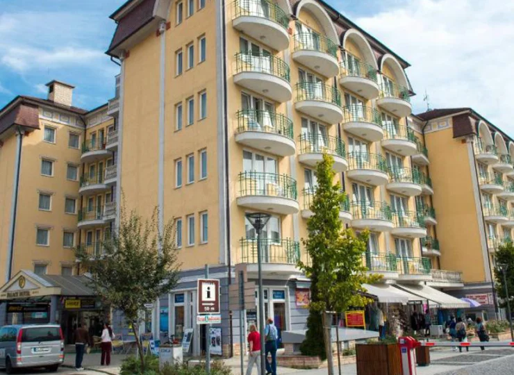 To okazały hotel w Heviz