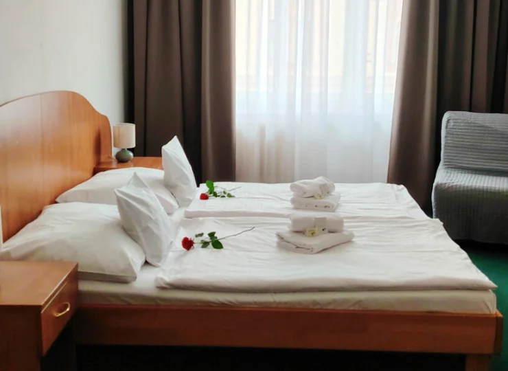 Na gości czekają wygodne pokoje w centrum Pragi