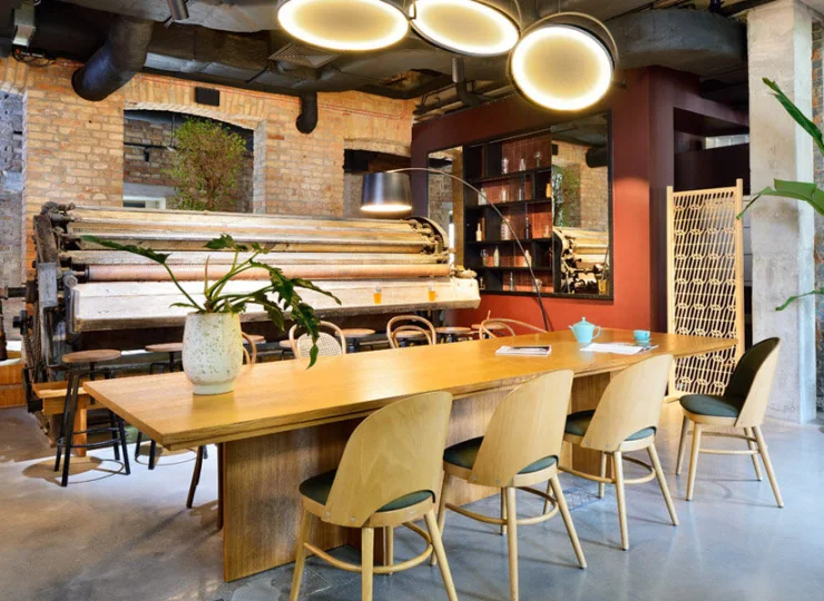 Jej nazwa nawiązuje do oryginalnej zabytkowej maglownicy