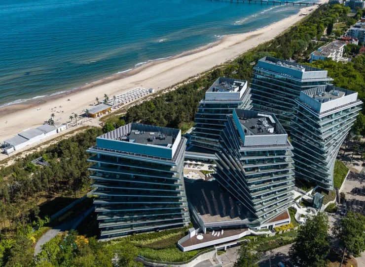 Nowoczesny obiekt znajduje się przy plaży w Międzyzdrojach