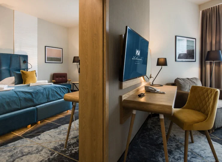 Pokój familijny typu studio składa się z 2 osobnych sypialni