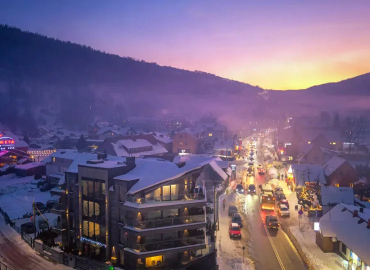 Apartamenty są wygodnie zlokalizowane w malowniczym Szczyrku, u podnóża góry