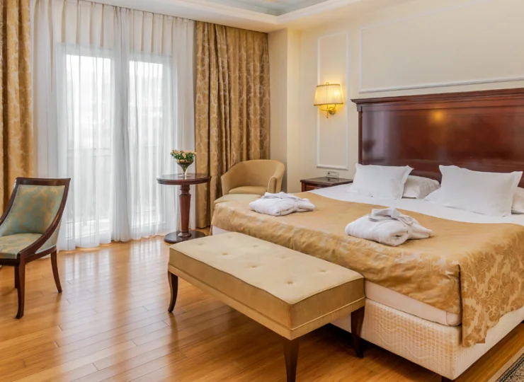 Pokoje charakteryzuje przestronność