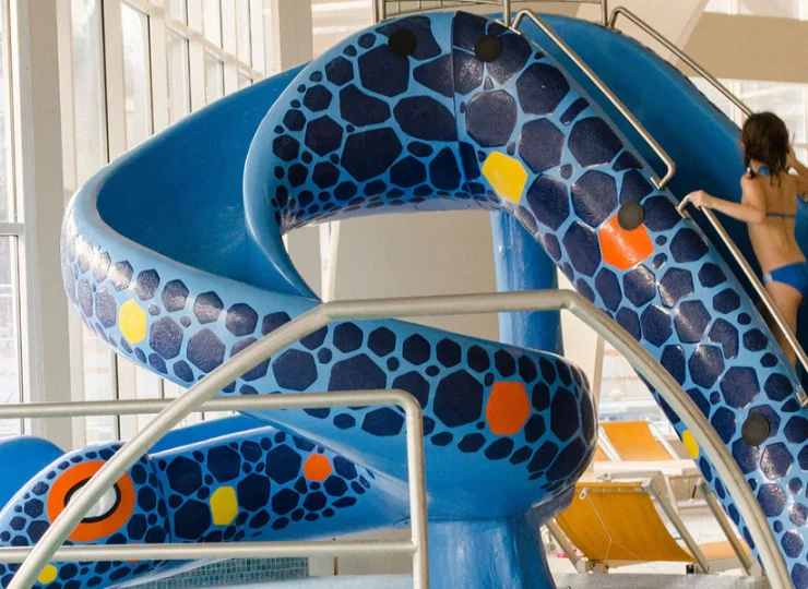 Jedna z atrakcji aquaparku: zjeżdżalnia w kształcie węża