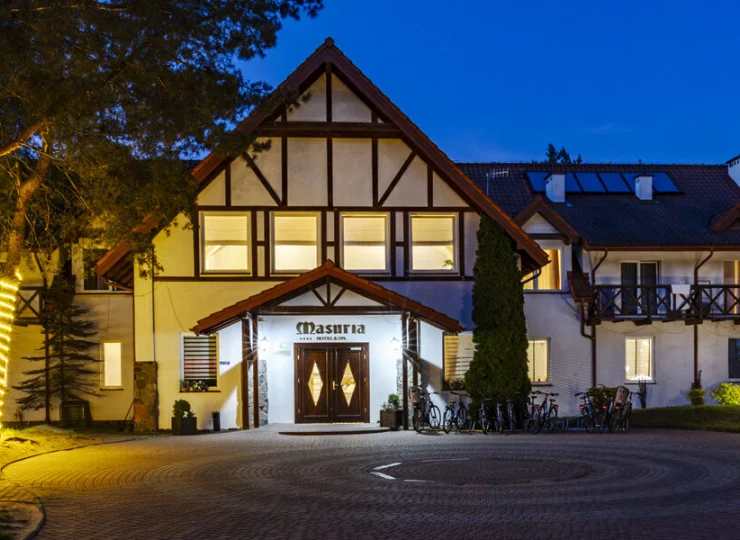 Hotel Masuria jest wyjątkowym obiektem położonym w urokliwym miejscu wśród lasów