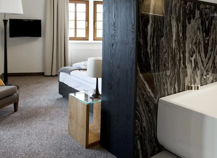 Wanna w apartamencie jest łatwo dostępna