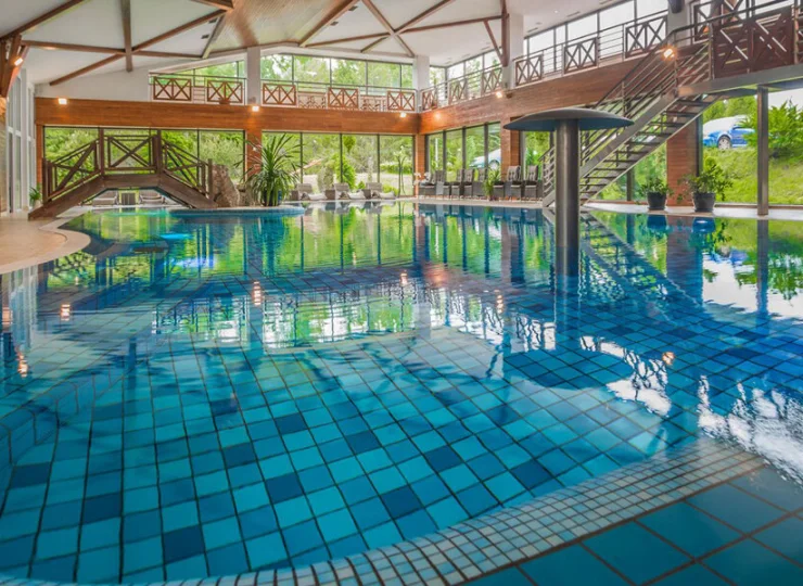 Hotel dysponuje przestronnym basenem relaksacyjnym