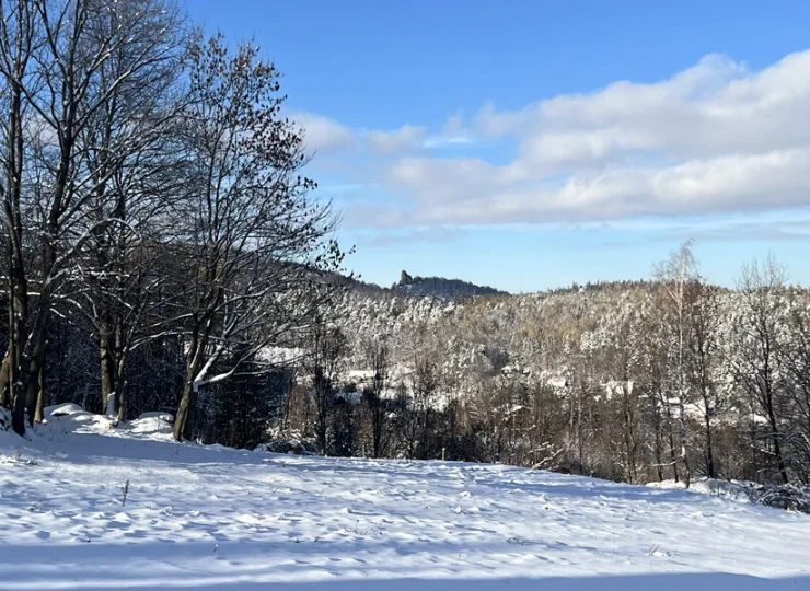 Widoki na zimowe Karkonosze z hotelu