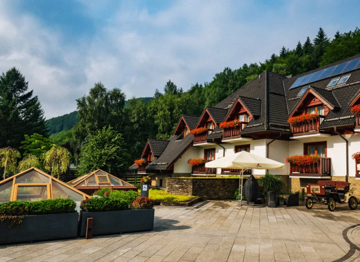Hotelowy dziedziniec