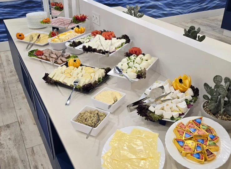 Wszystkie posiłki są podawane w formie bufetu