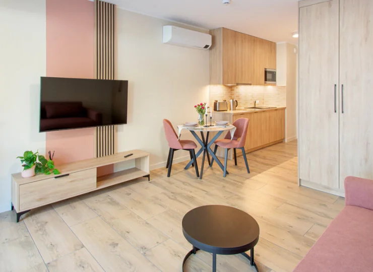 Apartament studio ma trochę mniejszą powierzchnię od deluxe (5 m2)