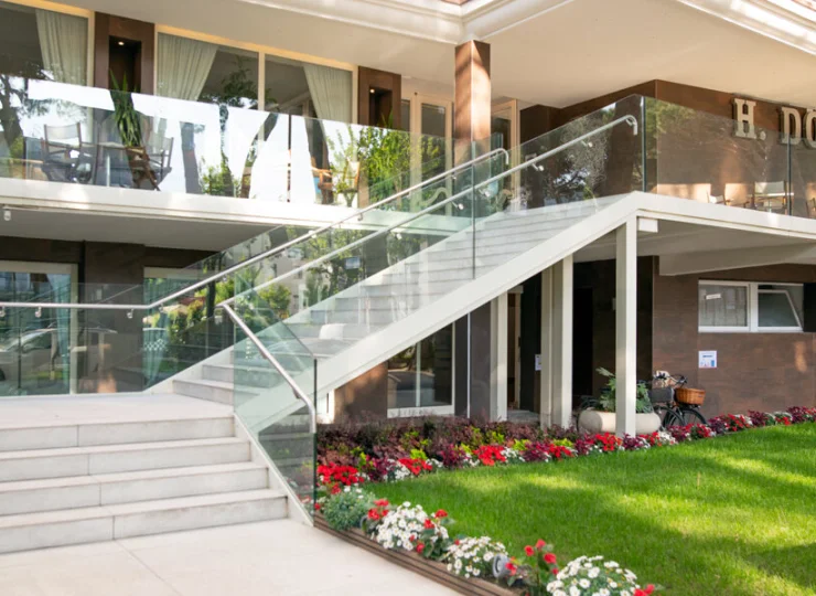 Hotel Doge jest otoczony bujnym ogrodem