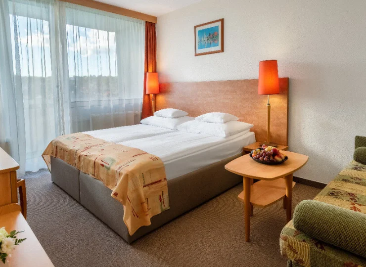 Wnętrze pokoju superior 2+2