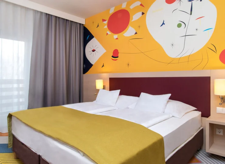 Hotelowe pokoje także zaprojektowano z myślą o rodzinach z dziećmi