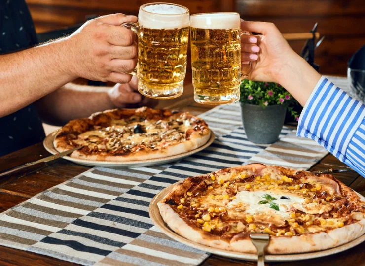 Restauracja à la carte słynie ze świetnej pizzy i chłodnego piwa