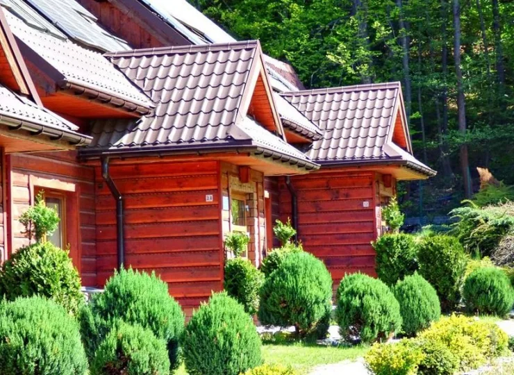 Budynek hotelowy z pokojami standard i studio