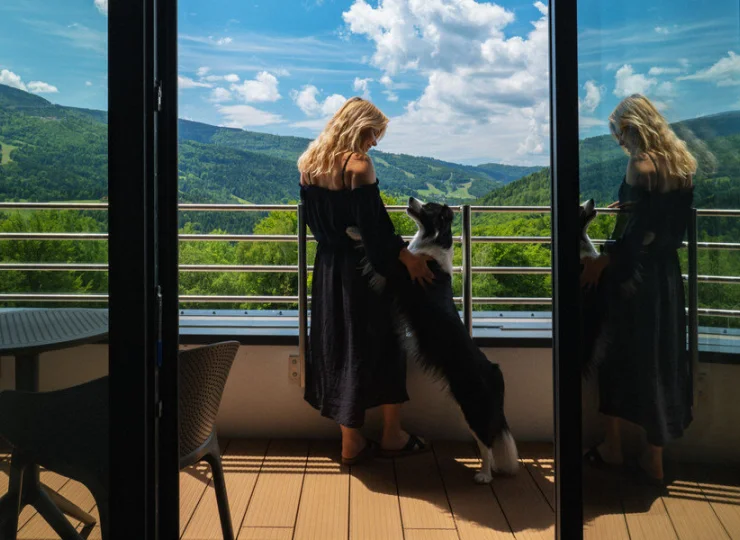 Nie wszystkie pokoje mają balkon, ale każdy - widok na góry