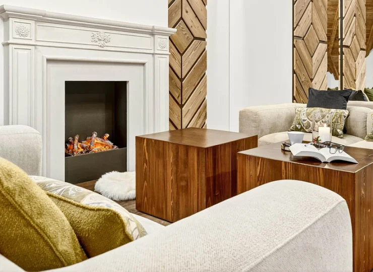 Jest też elegancki kominek