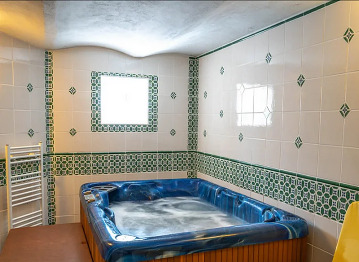 NA gości czeka tu relaks w jacuzzi