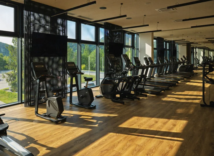 Są tutaj bieżnie i strefa cardio