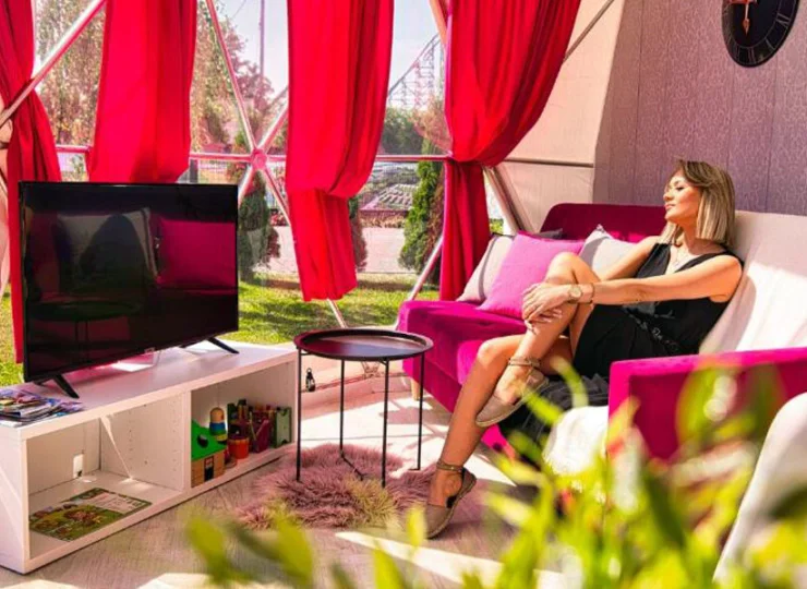 W domku sferycznym nr 16 może zamieszkać 5 osób