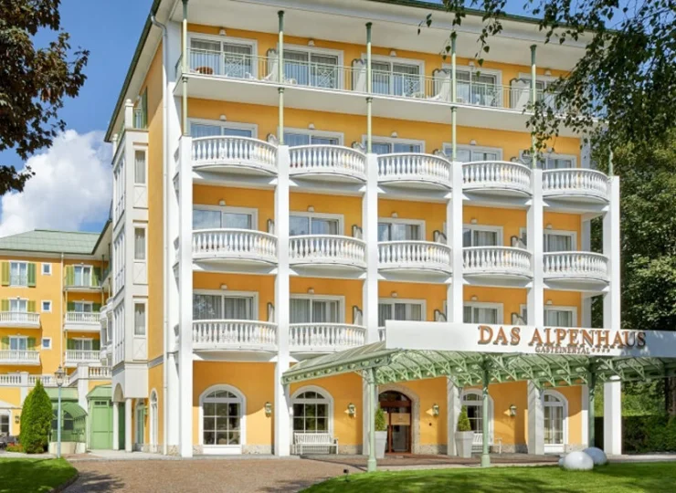 Das Alpenhaus Gasteinertal to alpejski 4-gwiazdkowy hotel z basenem i wellness