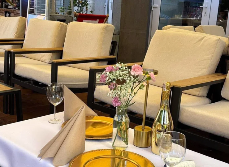 Zewnętrzny taras jest ogrzewany