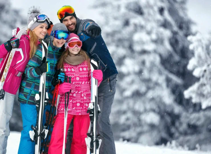 Liczne stoki narciarskie nieopodal hotelu to Szyndzielnia, Dębowiec czy Szczyrk