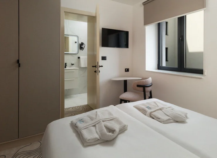 W każdym pokoju na gości czekają szlafroki