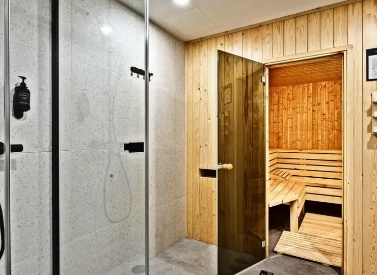 W strefie wellness oprócz jacuzzi jest też fińska sauna