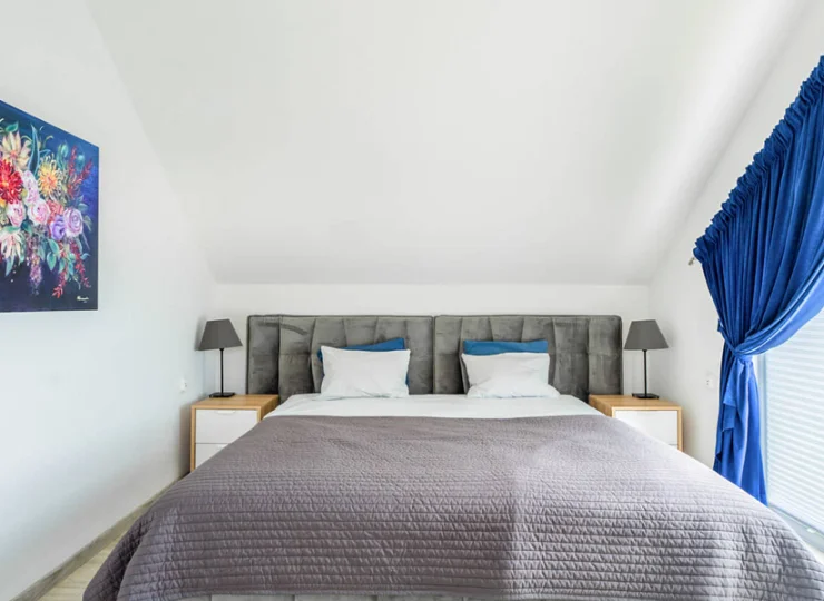 Pierwsza z sypialni na piętrze w Domku Komfortowym