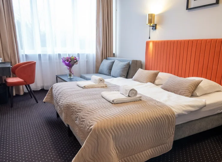 Na gości czekają tu wygodne pokoje hotelowe
