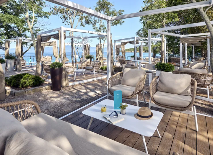 W kompleksie znajdują się klimatyczne bary i restauracje