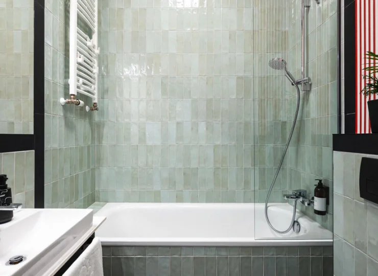 W łazience Deluxe Suite jest wanna