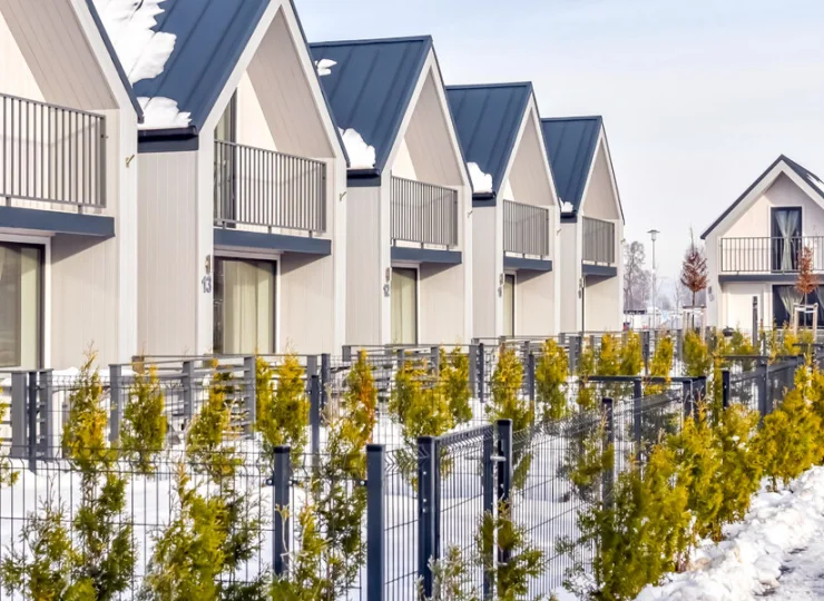 Całoroczne domki nadają się także na pobyty zimowe