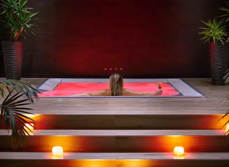 Lub wziąć odprężającą kąpiel w jacuzzi