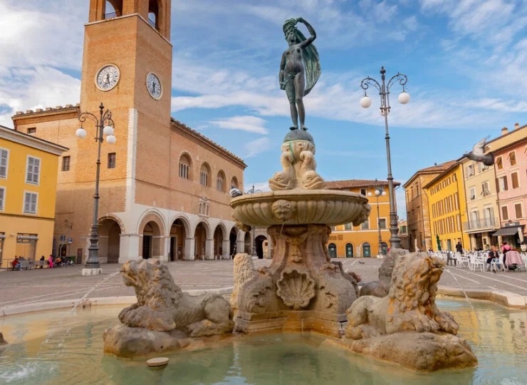 Centralny plac Pesaro - Piazza del Popolo
