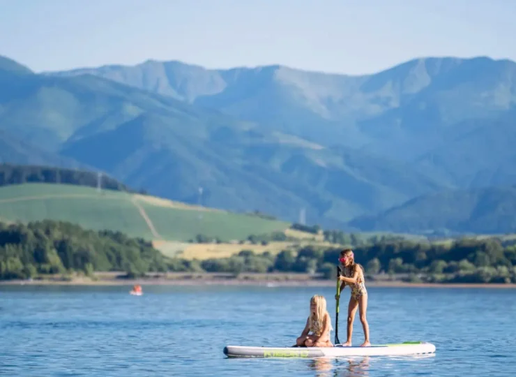 Mara Holiday Resort ma własną wypożyczalnię sprzętów wodnych