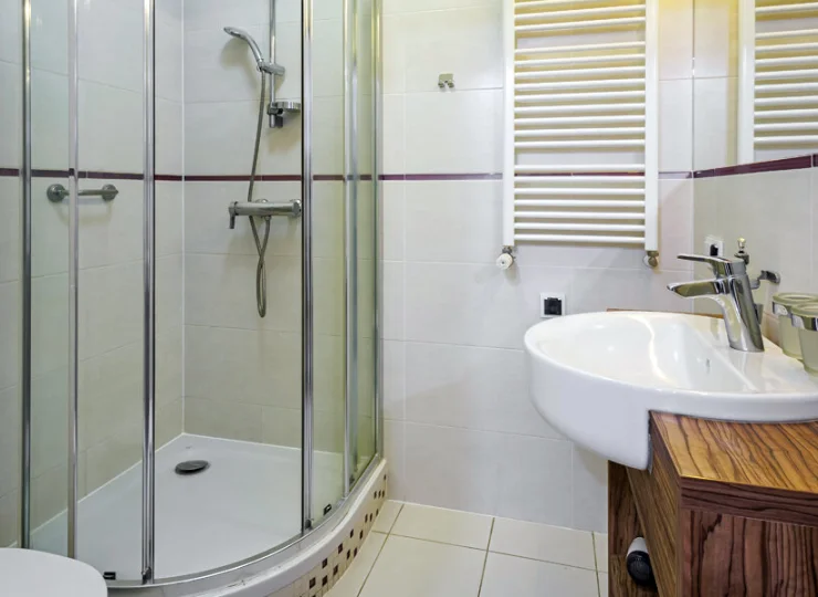 Łazienka z prysznicem w Apartamencie Classic